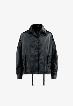 Czarna lekka kurtka z długimi rękawami, przednimi kieszeniami, kołnierzem i regulowanymi ściągaczami u dołu.