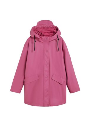 Chaqueta impermeable rosa con capucha, que cuenta con un cierre de botón, dos bolsillos frontales y cordones negros para ajustabilidad.