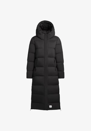 Abrigo largo negro tipo puff que incluye capucha, diseño acolchado, dos bolsillos laterales con cremallera y una textura ligeramente brillante. Presenta puños elásticos y una etiqueta de la marca.