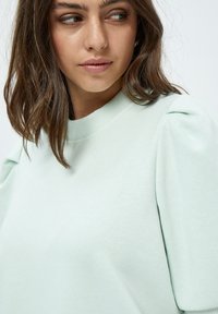 Minus MIMIKA SWEAT - T-shirt - bas - frosted mint