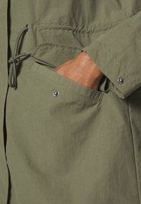 Didriksons Parka - olive