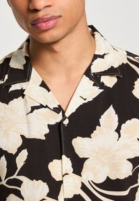 Lindbergh RESORT COLLAR  - Overhemd - black