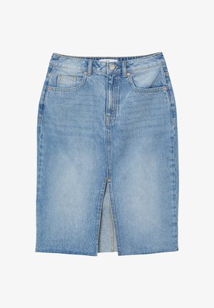 Gonna in denim blu chiaro, a metà polpaccio, con spacco frontale, passanti per cintura, chiusura con bottone e tasche frontali standard.