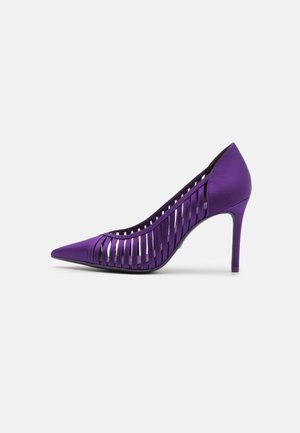 Pumps - purple