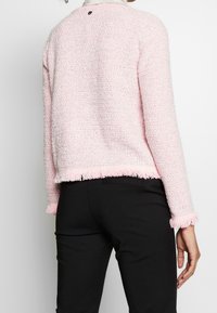 Rich & Royal Chaqueta de punto - light pink