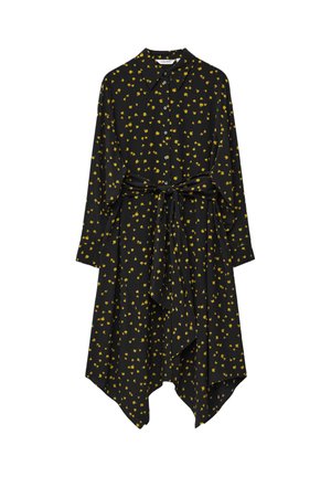 Sort kjole med gult blomstermønster, knaplukning foran, lange ærmer og taljebånd. Har en asymmetrisk kant for en svævende silhuet.