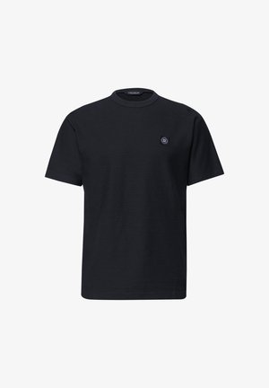 Zwart textuur T-shirt met korte mouwen en ronde hals, voorzien van een klein vierkant logoplaatje op de linkerborst.