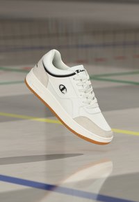 Επιλέχθηκε, white/black