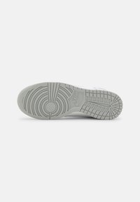 Nike Sportswear DUNK HIGH - Sapatilhas de cano alto - white/grey fog/sail