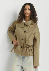 JJXX UTILITY JXOLIVIA  - Tunn jacka - tan