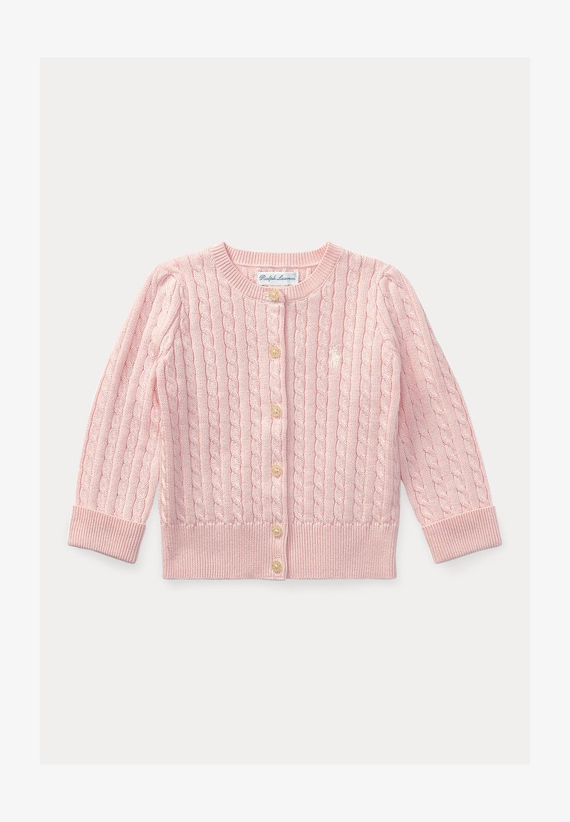 Šviesiai rožinis austas kardiganas su ilgomis rankovėmis, apvalia apykakle, auksiniais sagomis priekyje ir briaunotais rankogaliais bei apačia.