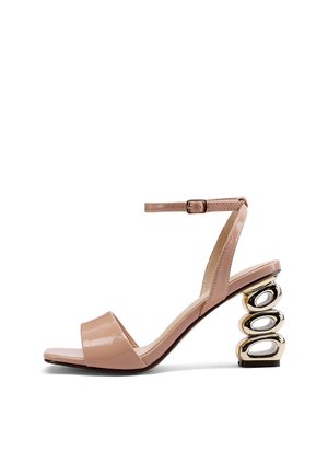 Queen Helena, QUEEN HELENA - SCARPE CON TACCO DONNA - Sandalias de tacón - nude