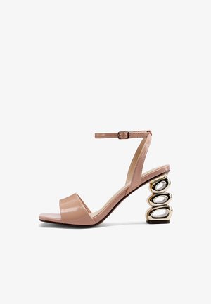 Queen Helena, QUEEN HELENA - SCARPE CON TACCO DONNA - Sandalias de tacón - nude