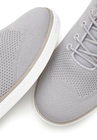 john devin Trainers - grau