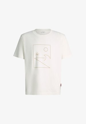 Witte T-shirt met korte mouwen met een eenvoudige beige lijntekening van een palmboom, zon en gebogen heuvel binnen een rechthoekig kader.