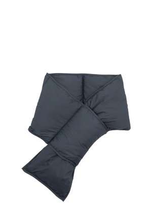 Mørkegrå polstret tørklæde med en quiltet mønster og krydset design. Materialet ser blødt og tekstureret ud, velegnet til varme og komfort.