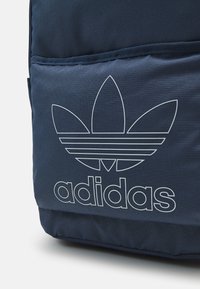 adidas Originals ADICOLOR - Mochila - preloved ink