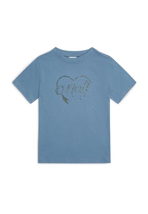 Camiseta de algodón azul de manga corta con un diseño de corazón brillante que lleva la palabra "O'Neill" en su interior. Cuello redondo, corte holgado, textura suave.