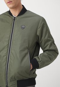 EA7 Emporio Armani JACKET - Bombera - verde scuro