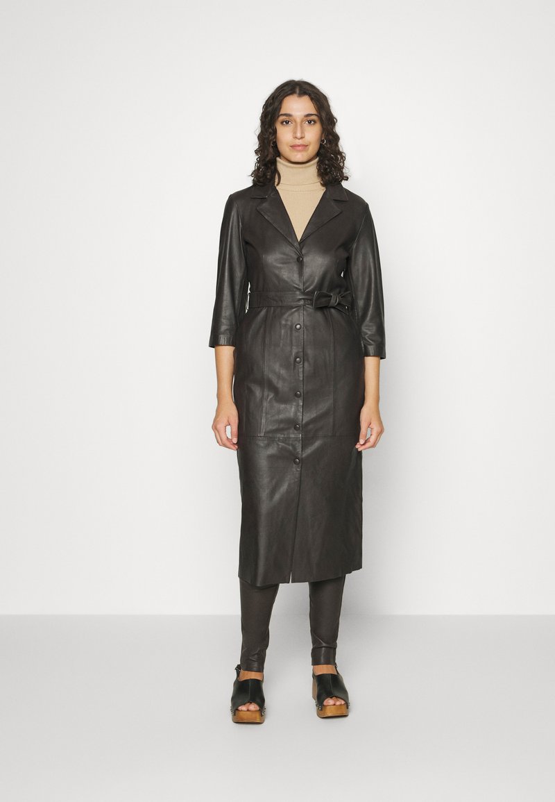 Ibana DACIA DRESS Skjortekjole dark brown/mørkebrun Zalando.no