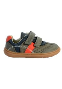 Sneaker grigio e blu con accenti arancioni, realizzato in suede forato e pelle. Presenta due fasce in Velcro e una suola in gomma.