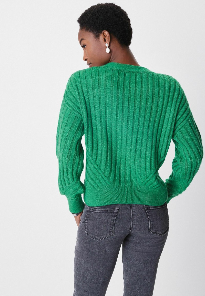 Damen Strickjacken | Next WITH GEM BUTTON Strickjacke green/grün - DW45793 Damen Strickjacken | Next WITH GEM BUTTON Strickjacke green/grün - DW45793