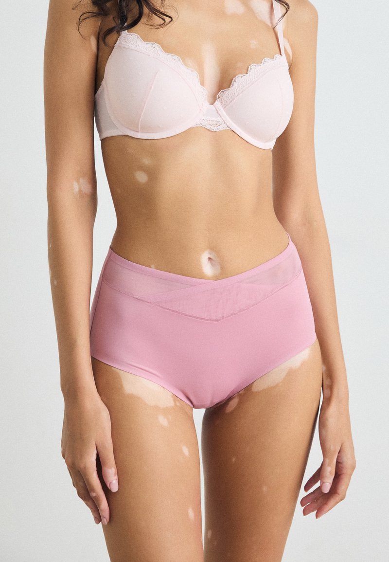 Triumph TRUE SENSATION - Fecskék - rosebloom
