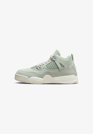 Hellgrüne Sneaker mit Mesh-Einsätzen, verstärkter Zehenpartie und strukturierten Akzenten. Obermaterial aus Neopren mit gepolsterter Sohle und Schnürsenkeln.