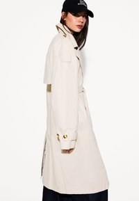 Bershka Trenchcoat - stone