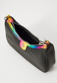 Steve Madden BVITAL-J - Handbag - black/multi