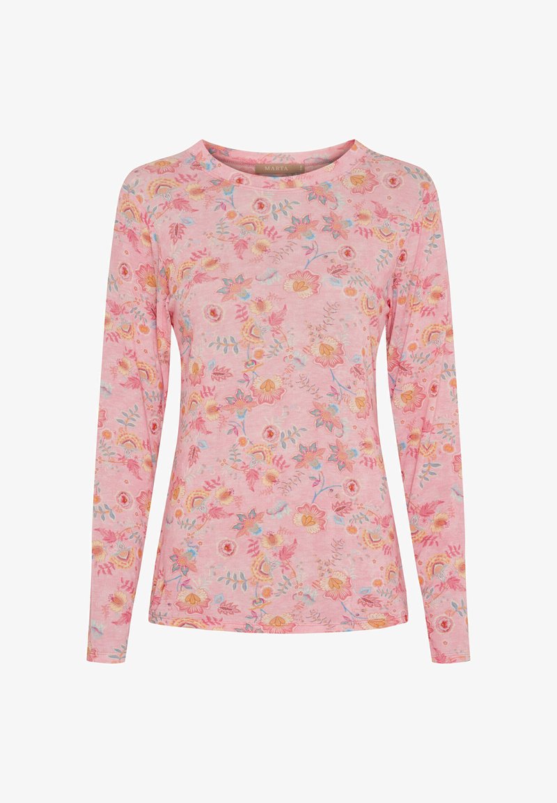 Pink langærmet skjorte med rund hals med et blomsterprint i nuancer af gul, blå og rød.