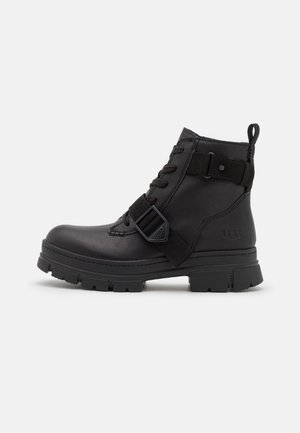 UGG Stivaletti con plateau - black