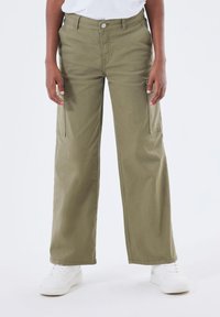 Name it - WIDE - Pantalones cargo - deep lichen green Imagen en miniatura 1