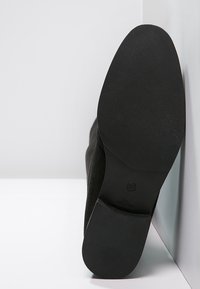 Buffalo Botas mosqueteras - black