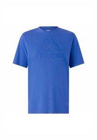 Camiseta de algodón azul con cuello redondo, mangas cortas y un sutil logotipo de Kappa impreso en el frente. Textura suave, diseño minimalista.