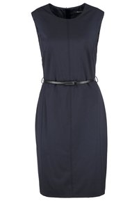 Robe sans manches, bleu marine foncé, conçue dans un tissu lisse, présentant une silhouette ajustée, une taille marquée par une fine ceinture noire, et un design minimaliste.