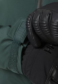 Helly Hansen NORA SHORT PUFFY - Chaqueta de snowboard - darkest spruce