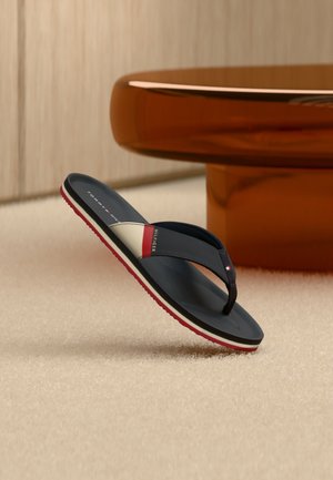 Tommy Hilfiger, PADDED HILFIGER BEACH SANDAL - Сандали с Т-образна каишка - navy blue