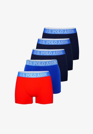 Fünf Paare Baumwoll-Boxershorts in Rot, Blau und Marineblau, mit elastischen Taillenbünden und ‚U.S. POLO ASSN.‘-Logo.