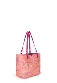 Bolsa tote rosa y naranja con patrón de herraje de caballo y cuerda, con largas correas rosas y herrajes dorados, sobre fondo blanco.