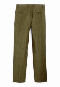 Pantalon droit vert olive avec passants de ceinture et deux poches passepoilées arrière à bouton, présenté à plat de l'arrière.