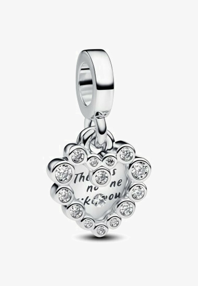 Ciondolo a forma di cuore in argento sterling con ritagli circolari, adornato con scintillanti pietre trasparenti, messaggio inciso all'interno: "Non c'è nessuno come te."