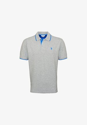 Polo gris en tissu coton, avec un col bleu et des accents aux manches, et un petit logo brodé sur la poitrine.