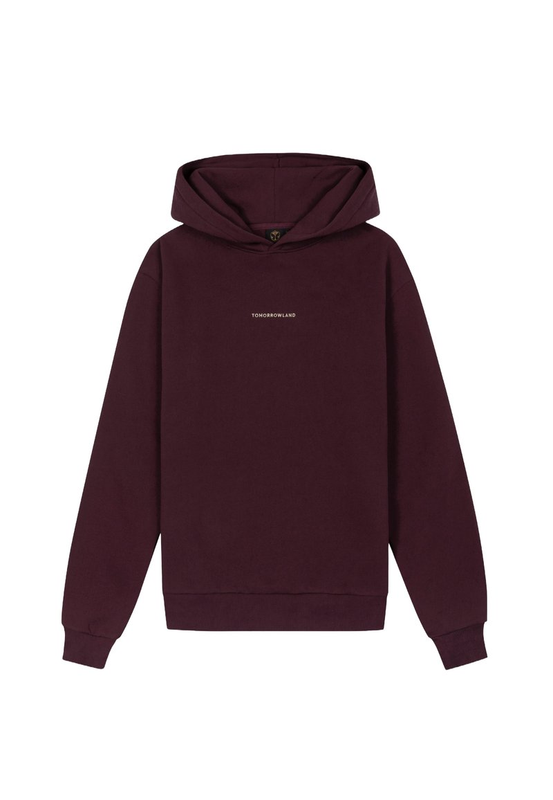 Bordeaux hoodie met een kangoeroezak, capuchon met trekkoord en een klein "TOMORROWLAND" logo in het wit op de borst. Gladde textuur.