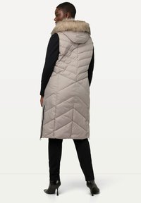 Ulla Popken WATER REPELLENT - Weste - dark putty