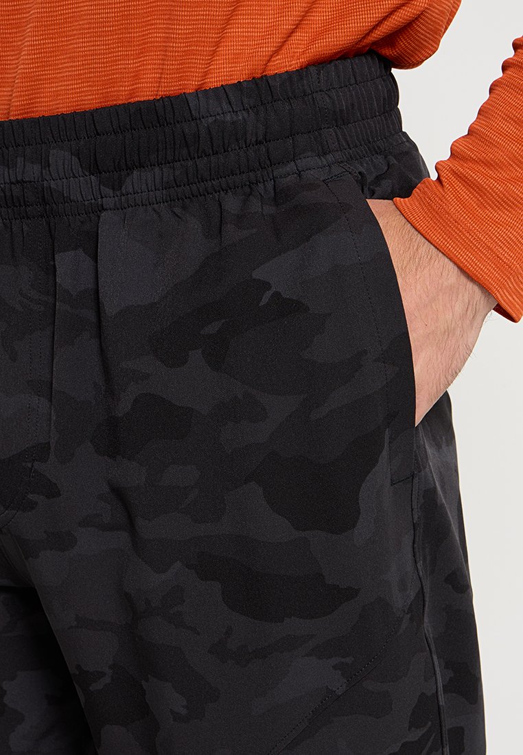 UNSTOPPABLE LOOSE FIT