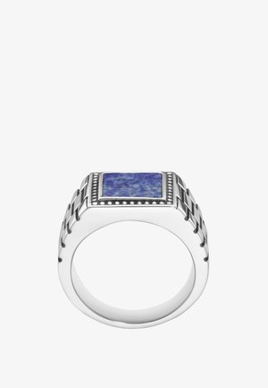 Silberner Ring mit rechteckigem blauen Stein in der Mitte und dekorativem Perlenrand, mit einem Band mit Glieder-Muster.