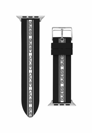 Zwarte siliconen horlogeband met zilverkleurige hardware. Heeft witte strepen in het midden met herhaald "GUESS"-lettertype. Glad oppervlak, taps toelopende uiteinden.