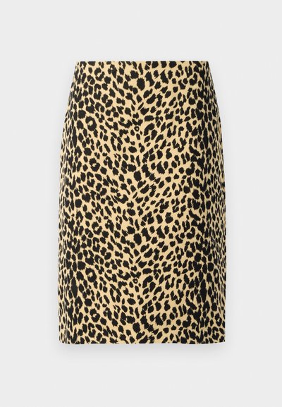 Fustă tip creion midi cu imprimeu de leopard bej și negru, cu o siluetă dreaptă și aderentă, pe un fundal alb.