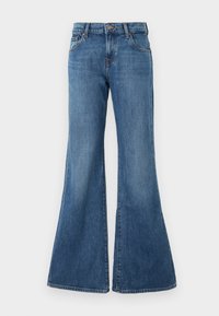 Jean en denim évasé à lavage bleu moyen avec un design classique à cinq poches, passants de ceinture et fermeture à bouton. Texture lisse avec un léger délavage.